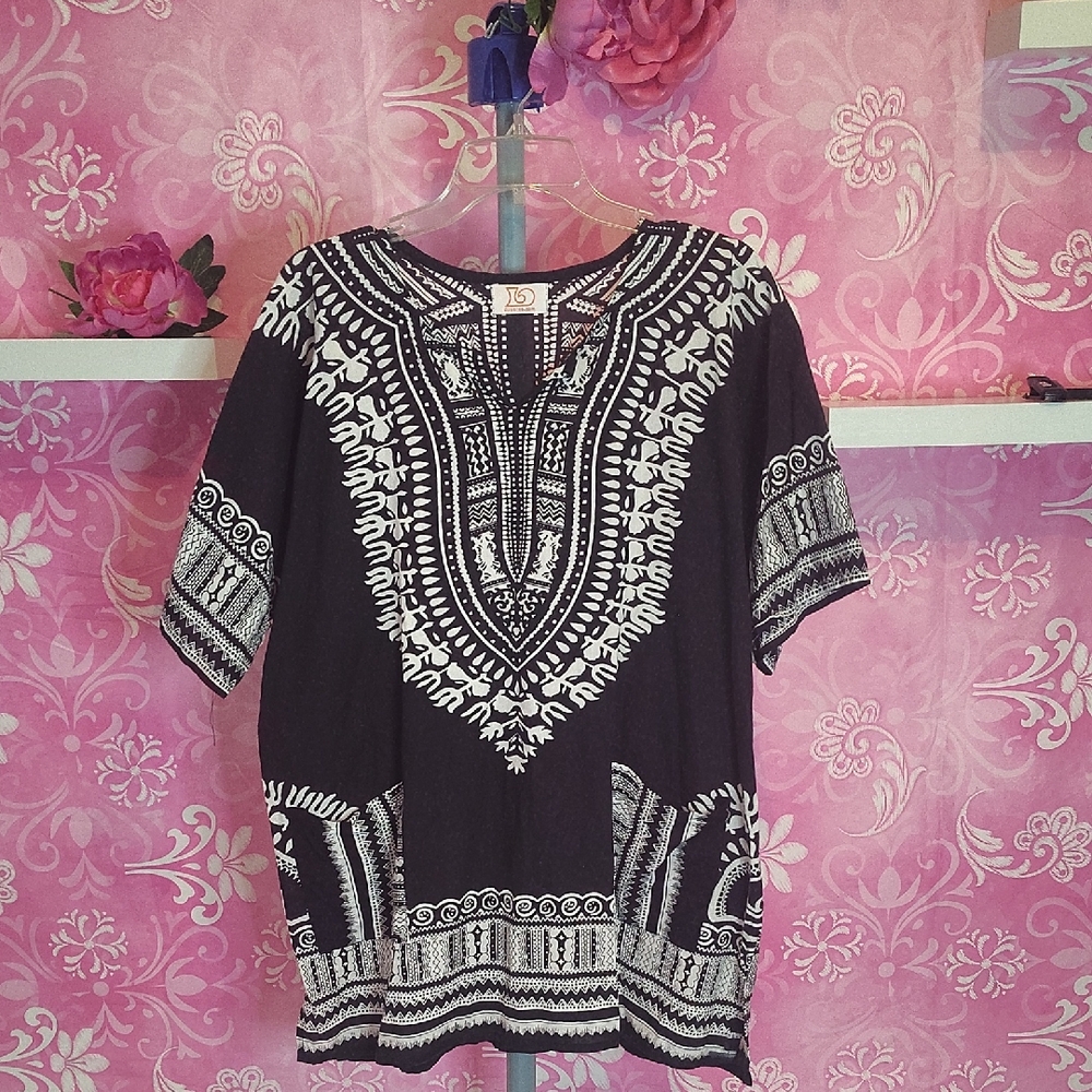 Chic Black and White Embroidered Women's Tunic